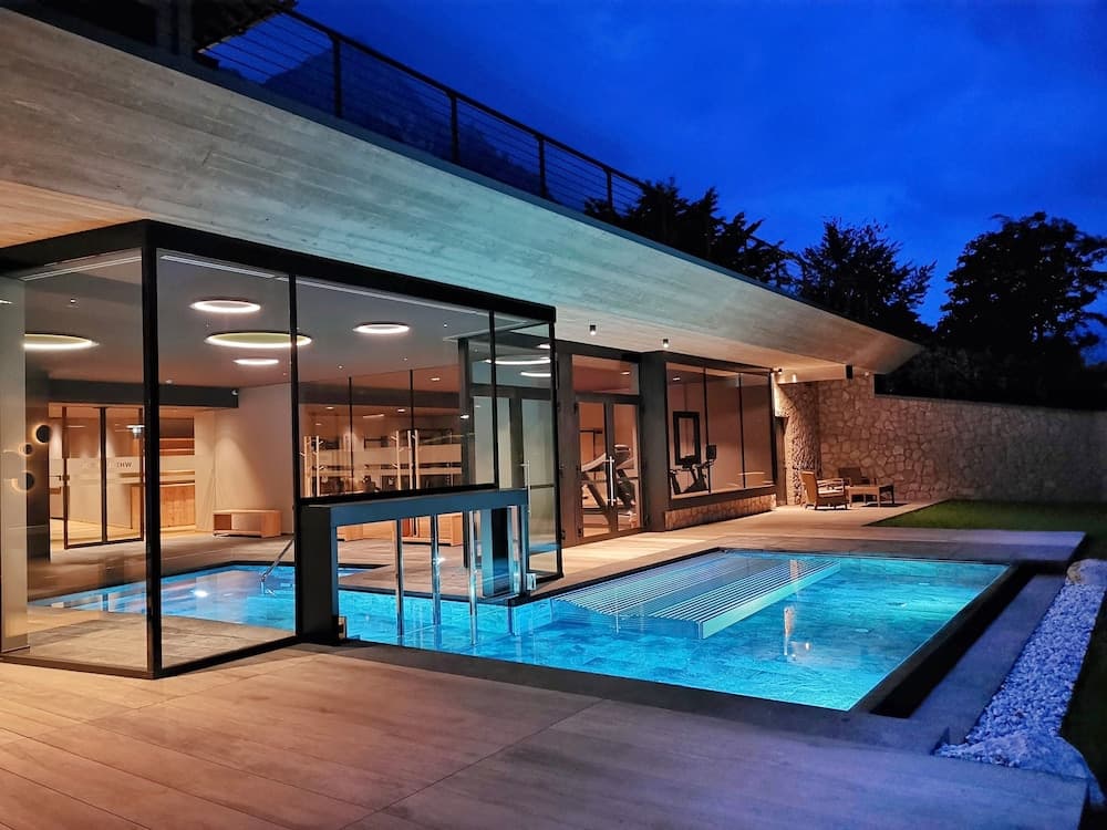 Rooftop pool