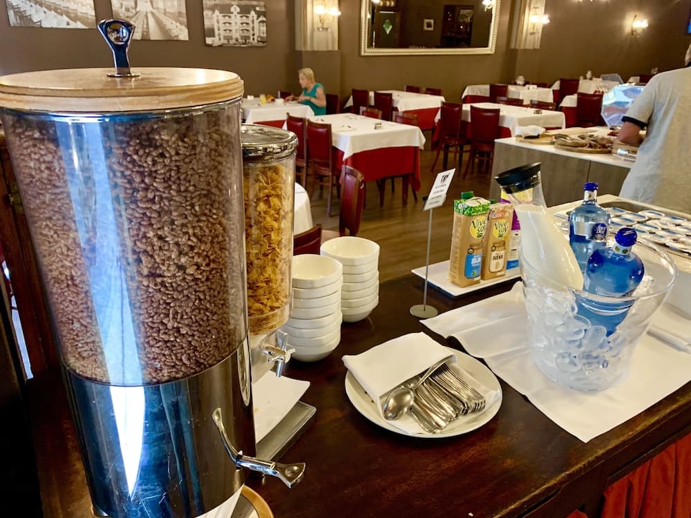Breakfast area
