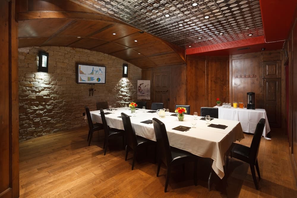Meeting facility