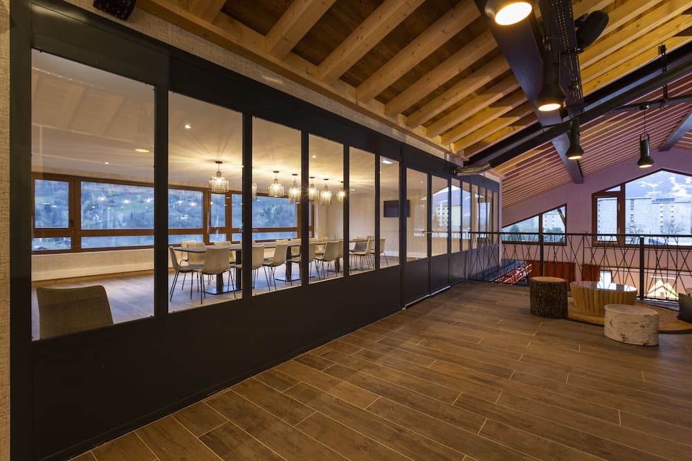 Meeting facility
