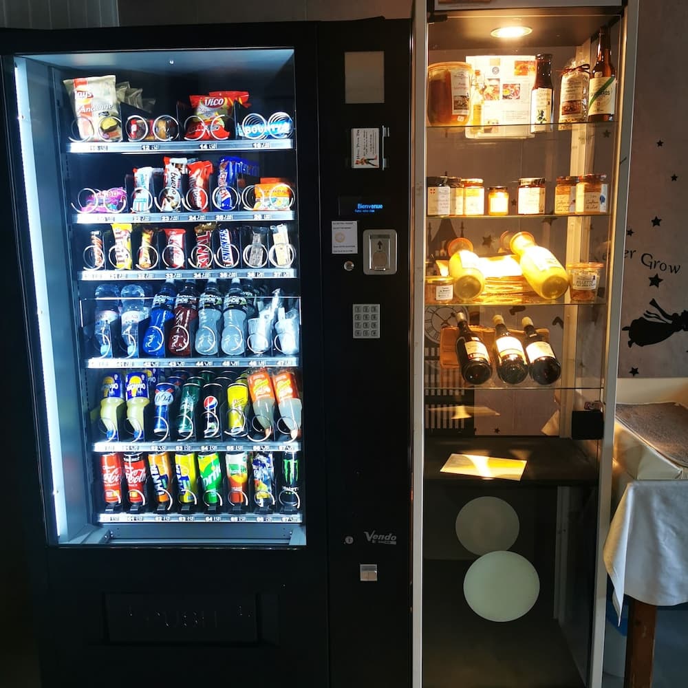 Snack bar