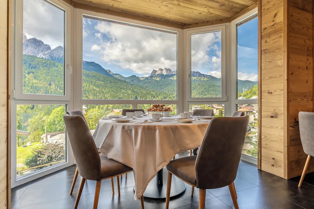 Breakfast area