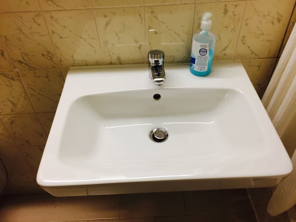 Bathroom sink