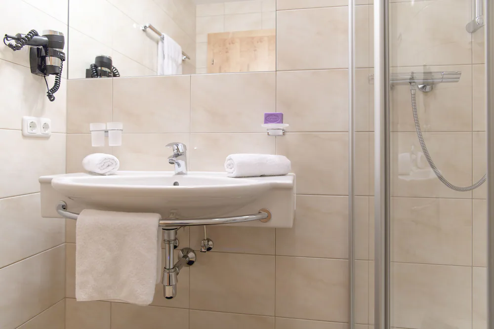 Bathroom sink