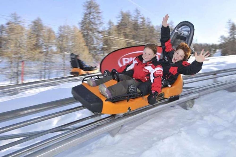 Snow and ski sports