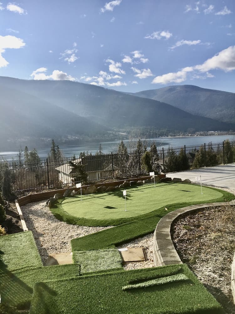 Mini-golf