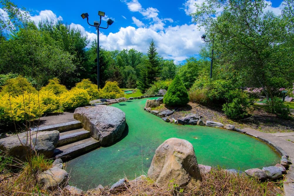 Mini-golf
