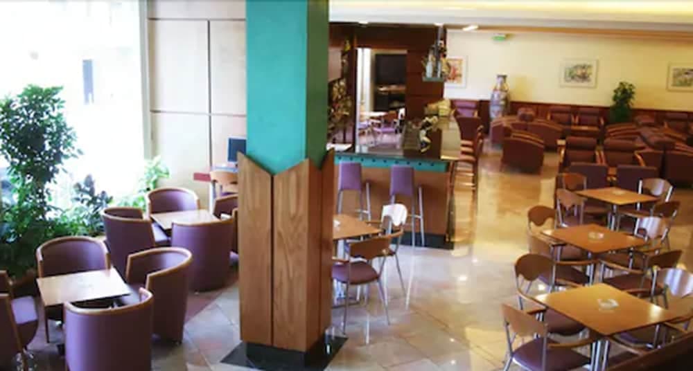 Snack bar