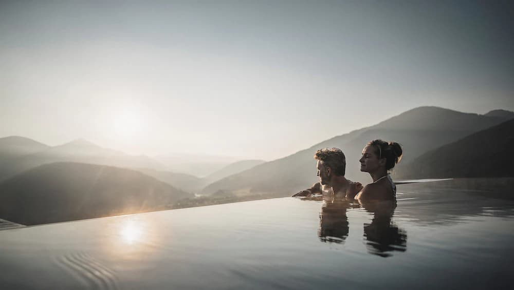 Infinity pool