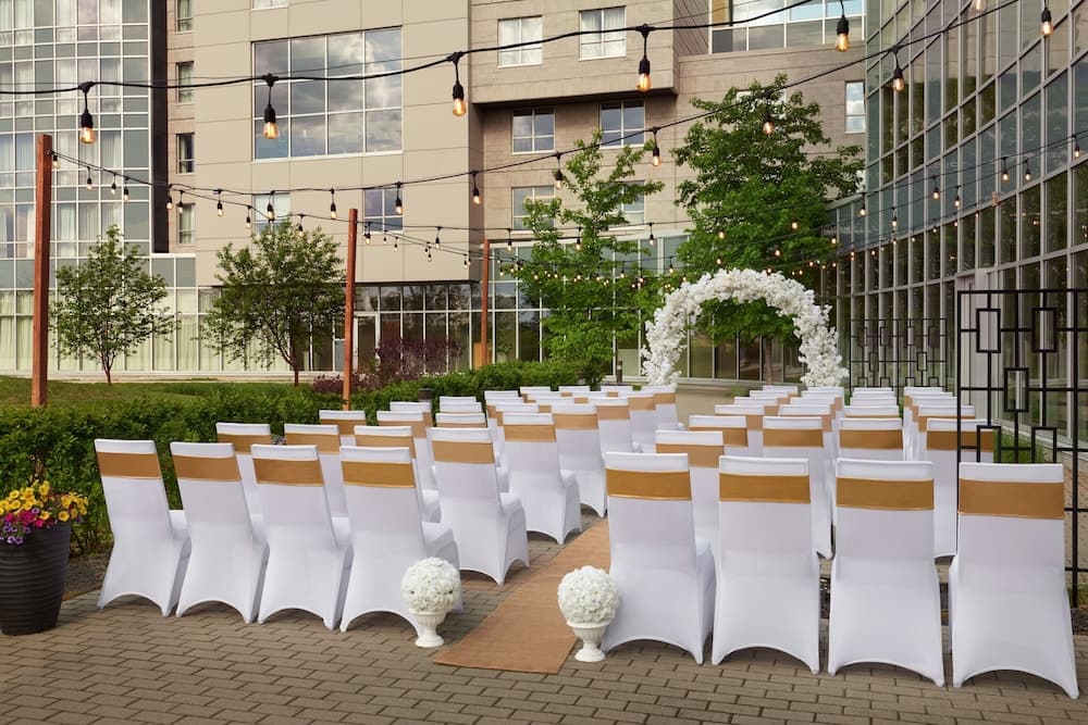 Banquet hall
