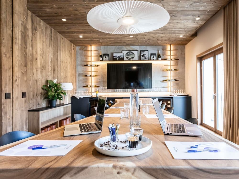 Meeting facility