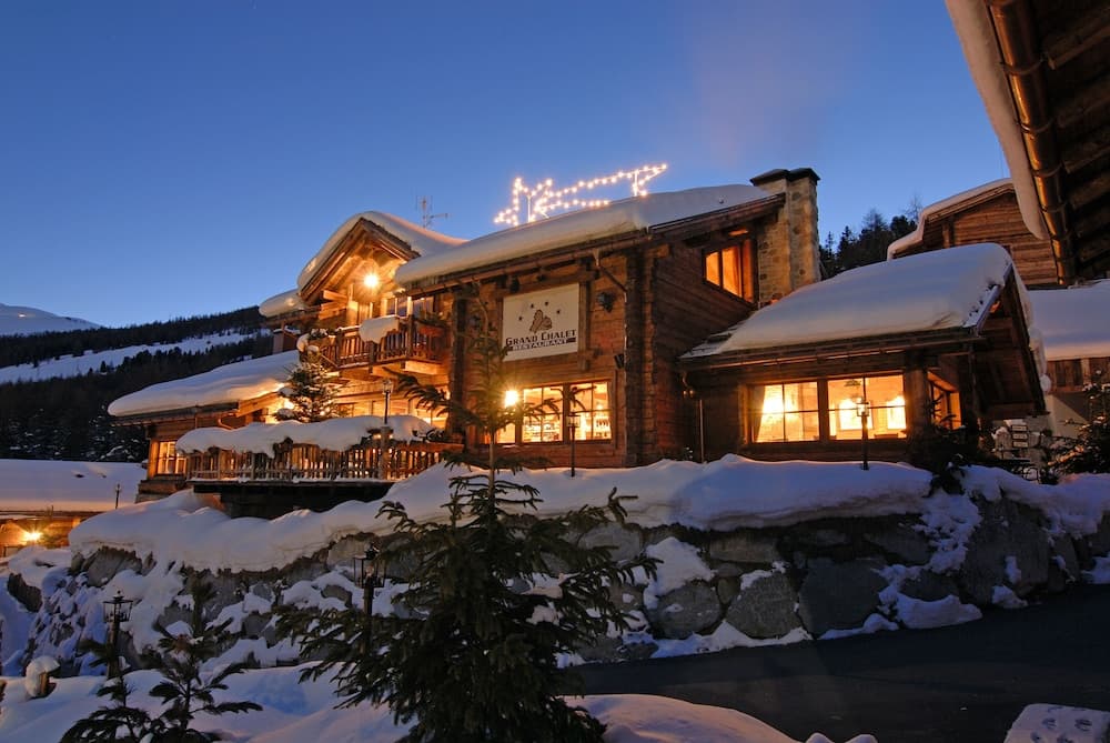 Front of property - evening/night