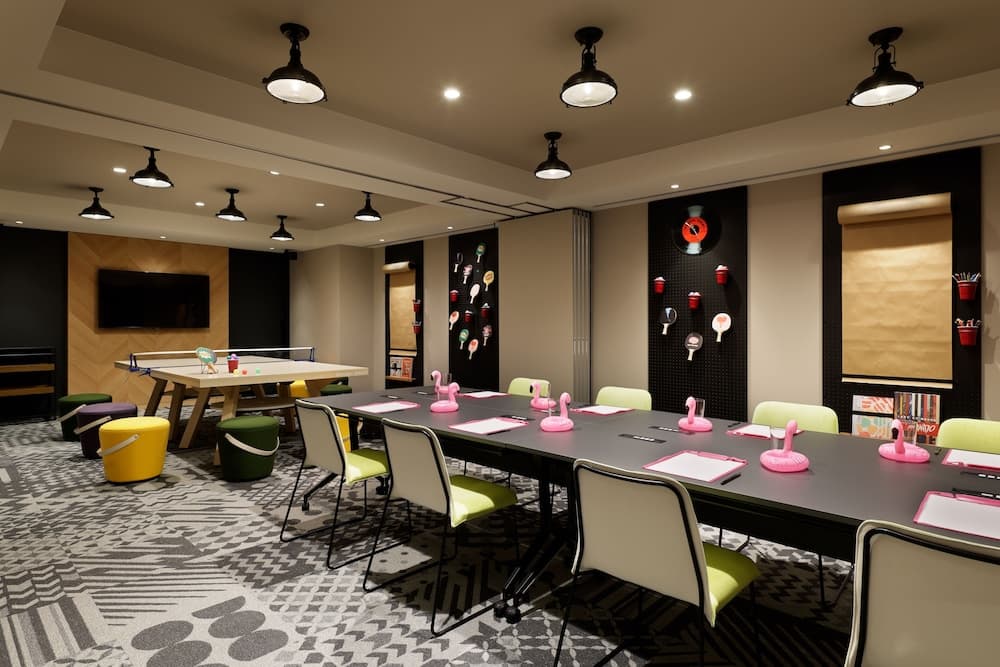 Meeting facility