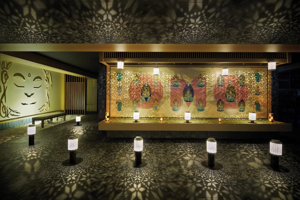 Lobby lounge