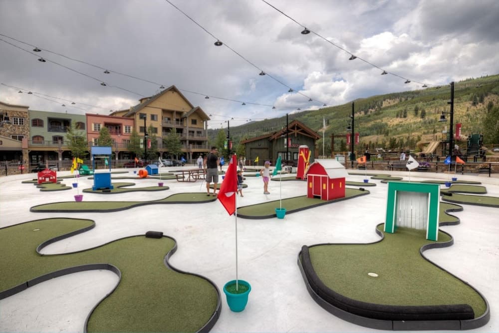 Mini-golf