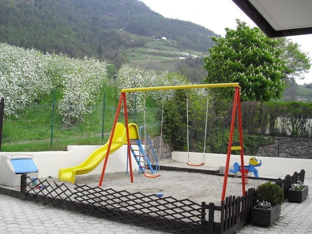 Children's play area - outdoor