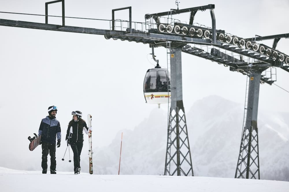 Snow and ski sports