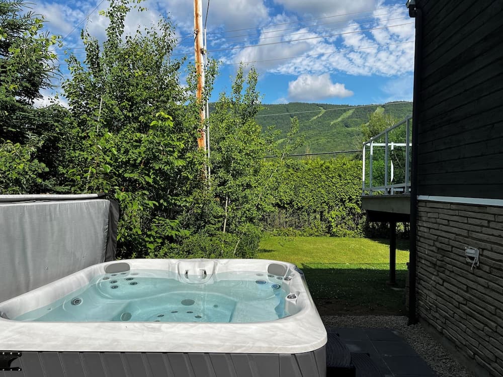 Private spa tub